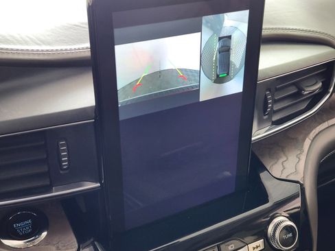 Certified 2022 Ford Explorer Platinum w/ Equipment Group 601A image 23