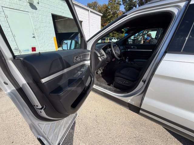 Used 2016 Ford Explorer XLT FWD image 18