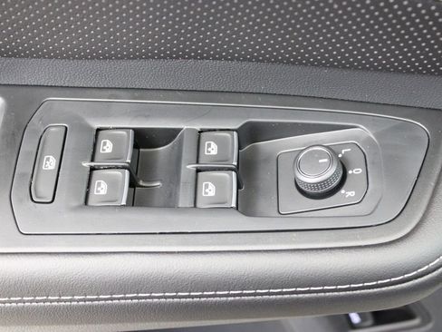 New 2026 Volkswagen Atlas SE FWD image 17