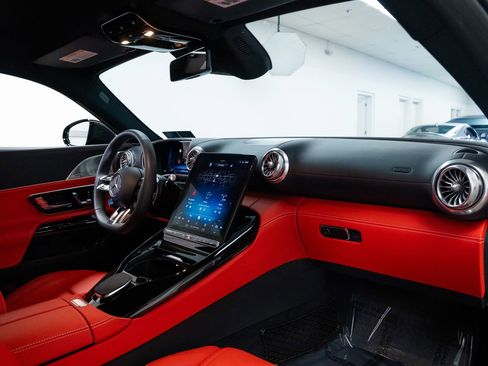 Used 2025 Mercedes-Benz AMG GT 63 image 21