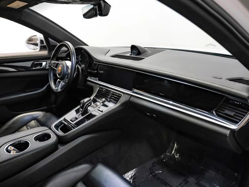 Used 2019 Porsche Panamera image 6