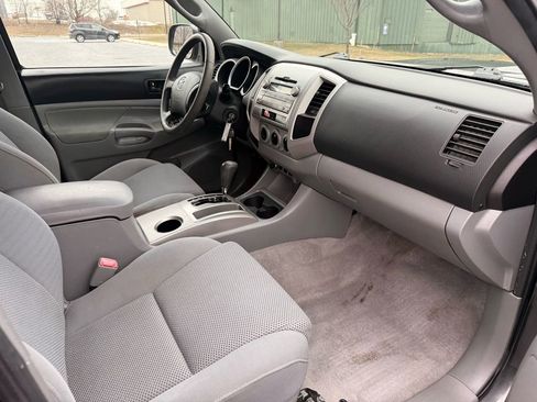 Used 2010 Toyota Tacoma PreRunner image 14