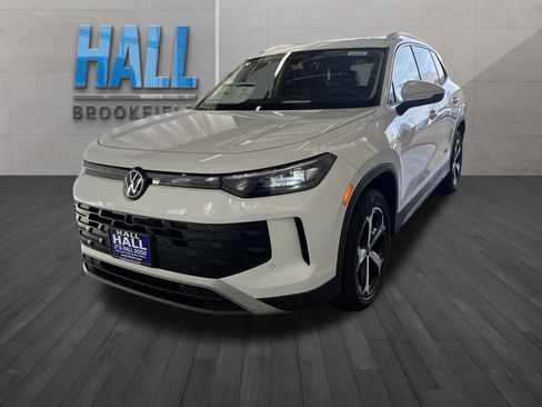 New 2026 Volkswagen Tiguan SE image 1