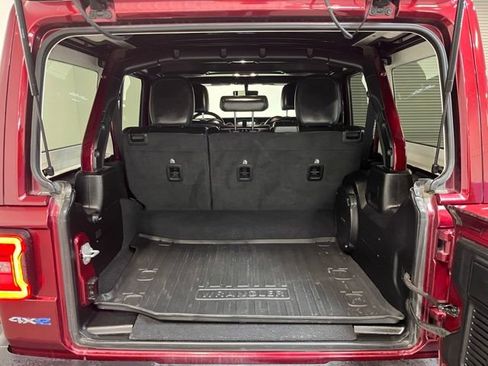 Used 2021 Jeep Wrangler Unlimited Sahara w/ Cold Weather Group image 14