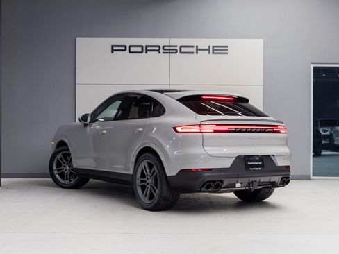 Certified 2026 Porsche Cayenne Coupe image 3