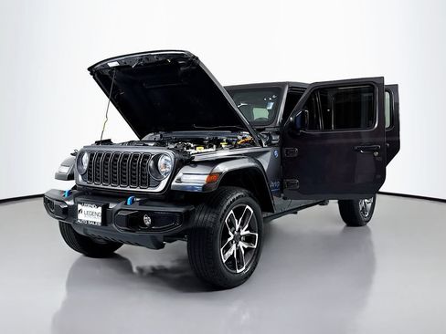 Used 2024 Jeep Wrangler Unlimited AWD/4WD image 19
