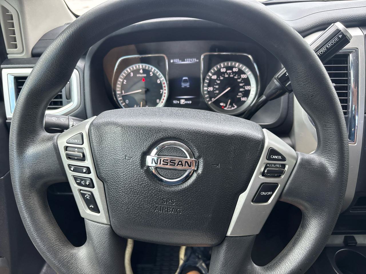 Used 2018 Nissan Titan SV RWD image 19