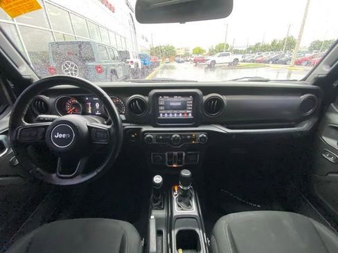 Used 2022 Jeep Gladiator Sport image 17