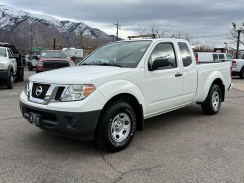 Used 2019 Nissan Frontier S image 2