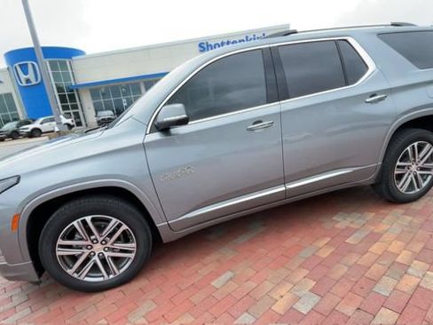 Used 2023 Chevrolet Traverse High Country FWD image 6