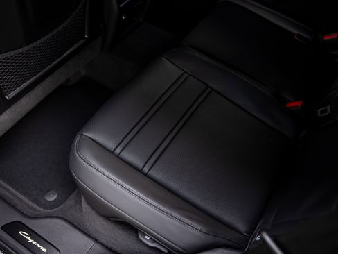 New 2026 Porsche Cayenne AWD/4WD image 29