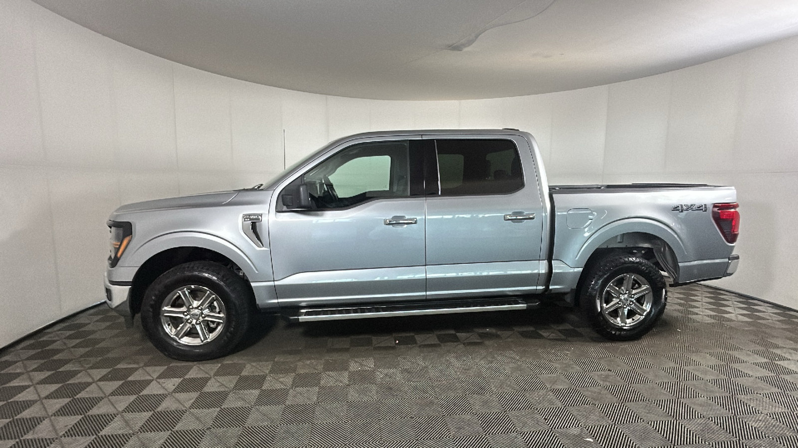Used 2025 Ford F150 XLT w/ Equipment Group 301A Standard AWD/4WD image 6