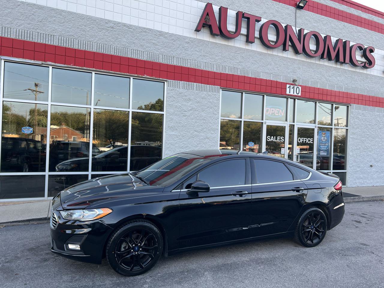 Used 2020 Ford Fusion SE w/ Equipment Group 151A FWD image 3