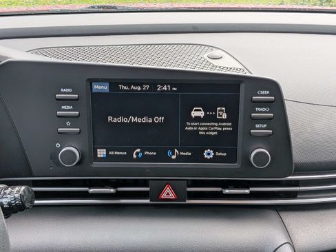 Certified 2026 Hyundai Elantra SE FWD image 17