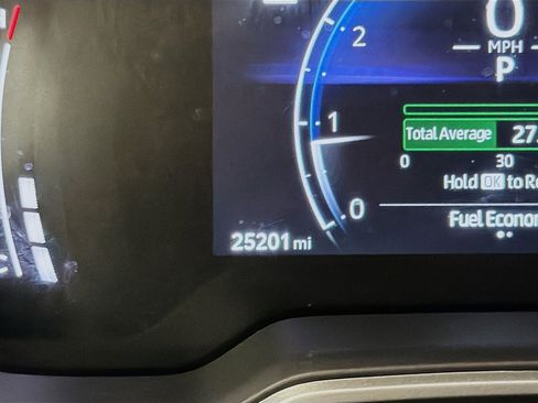 Used 2024 Toyota Corolla Cross XLE w/ Convenience Package image 8