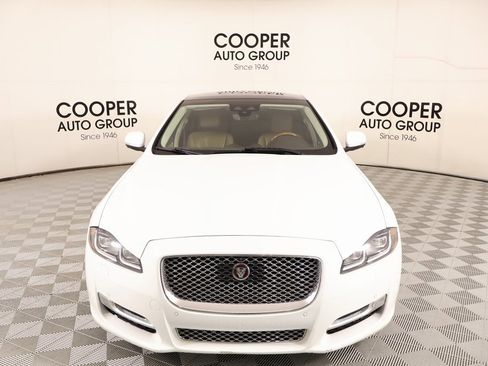 Used 2018 Jaguar XJ L Portfolio image 9
