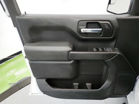 Used 2020 Chevrolet Silverado 1500 Custom Trail Boss w/ Custom Convenience Package AWD/4WD image 18