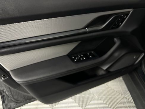 Used 2024 Porsche Taycan 4S image 26