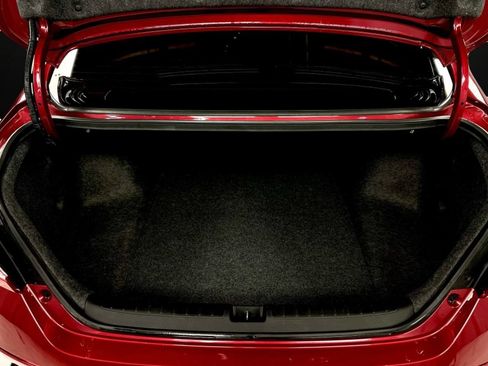 Used 2018 Honda Accord Touring image 40