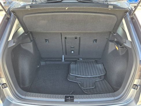 Certified 2023 Volkswagen Taos SE FWD image 16