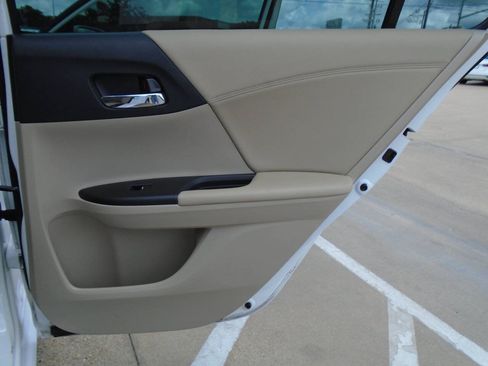 Used 2013 Honda Accord EX image 30