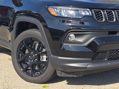 New 2026 Jeep Compass Latitude w/ Sun and Sound Group image 3