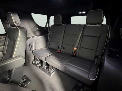Used 2023 Chevrolet Suburban Premier RWD image 28