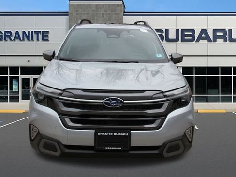 Used 2025 Subaru Forester Limited AWD/4WD image 5