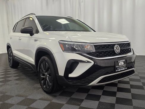 Used 2022 Volkswagen Taos S image 8