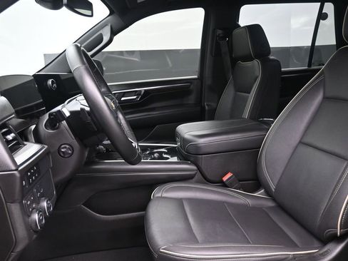 Used 2025 Chevrolet Tahoe Premier image 13