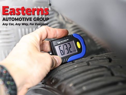 Used 2021 Tesla Model Y Long Range AWD/4WD image 21