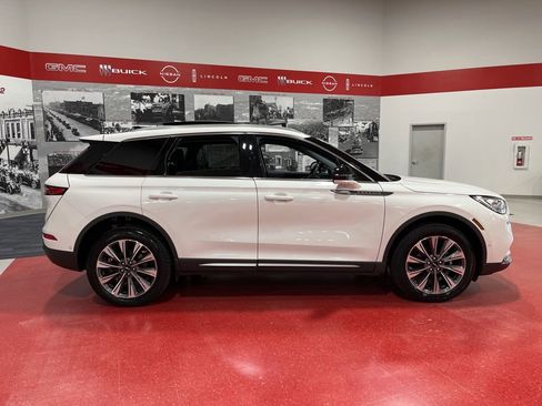 Used 2020 Lincoln Corsair Reserve w/ Equipment Group 201A image 2