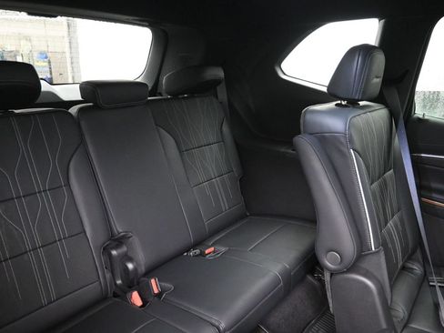 Used 2026 Buick Enclave Avenir w/ Super Cruise Package FWD image 11