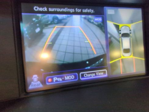 Used 2015 INFINITI Q70 5.6 w/ Deluxe Touring Package image 7