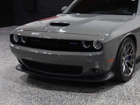Used 2017 Dodge Challenger SRT image 13