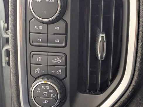 Certified 2022 Chevrolet Silverado 3500 High Country w/ Snow Plow Prep/Camper Package image 29