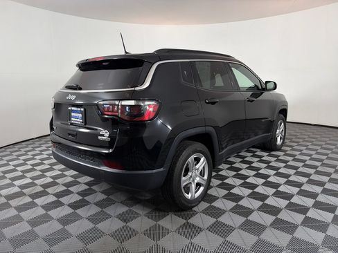 Used 2023 Jeep Compass Latitude AWD/4WD image 3