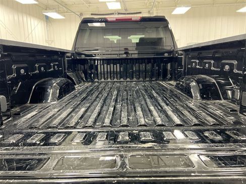 Used 2024 Chevrolet Silverado 2500 LT image 24