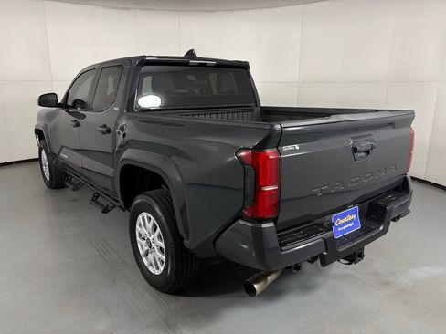 Used 2025 Toyota Tacoma SR5 image 6