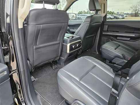 Used 2024 Ford Expedition XLT image 12