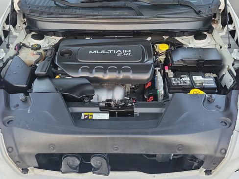 Used 2017 Jeep Cherokee Limited image 31