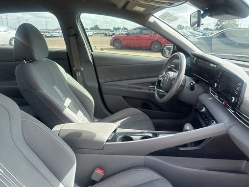 Used 2021 Hyundai Elantra SEL w/ Convenience Package FWD image 28