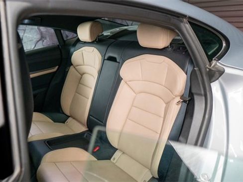 Used 2021 Porsche Taycan image 14