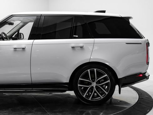 Used 2024 Land Rover Range Rover SE AWD/4WD image 19