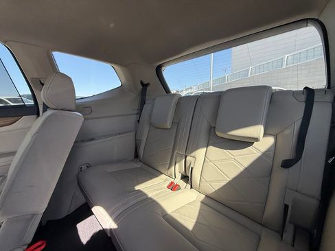 Used 2024 Volkswagen Atlas SE w/ Panoramic Sunroof Package FWD image 22