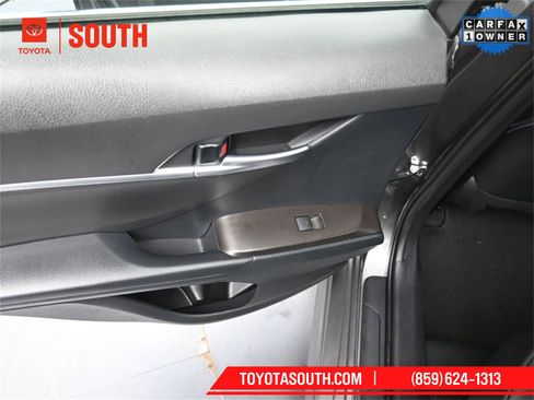 Used 2024 Toyota Camry SE image 29