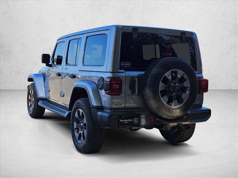 Used 2018 Jeep Wrangler Unlimited Sahara w/ LED Lighting Group AWD/4WD image 7