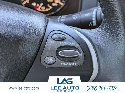 Used 2018 Nissan Pathfinder SV image 21