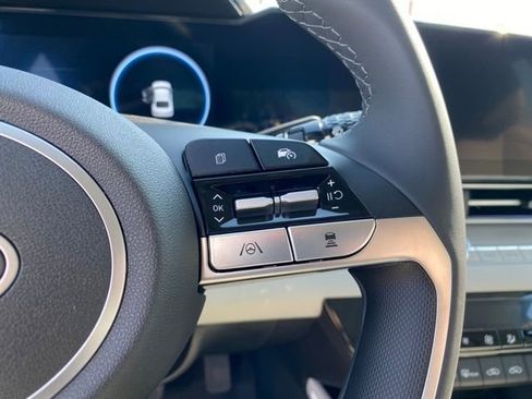 New 2025 Hyundai Elantra Limited image 15