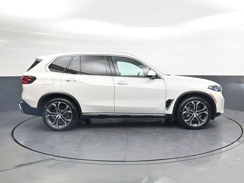 Used 2026 BMW X5 xDrive40i w/ Premium Package AWD/4WD image 3